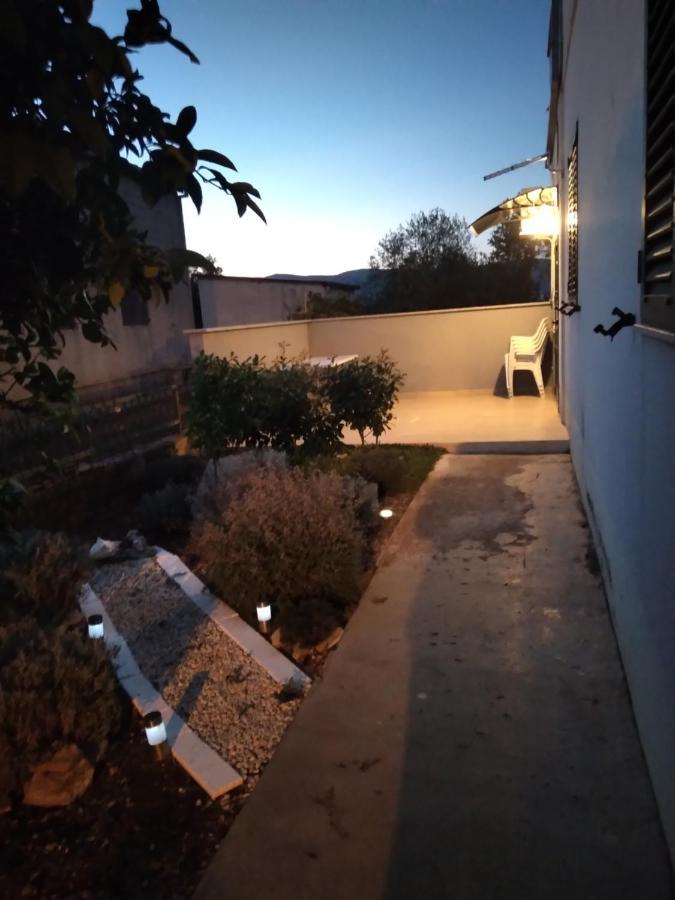Vila Rosanda Slatine Luaran gambar